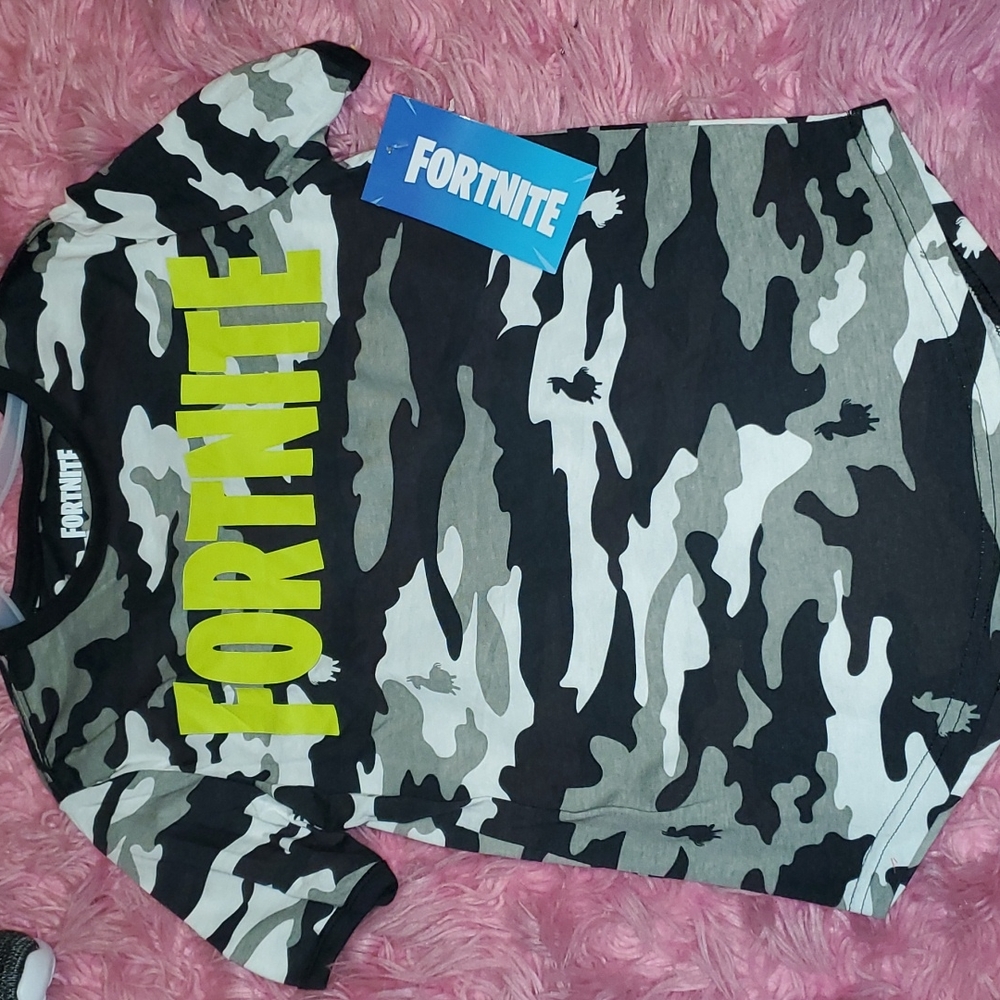 FORTNITE T-SHIRT KIDS SIZE LARGE - Picture 1 of 7